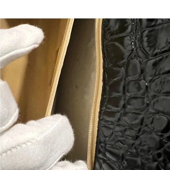 🩷 Vintage MUSKA MILANO of Italy, Genuine Leather clutch💚🩷💚 - Picture 10 of 11